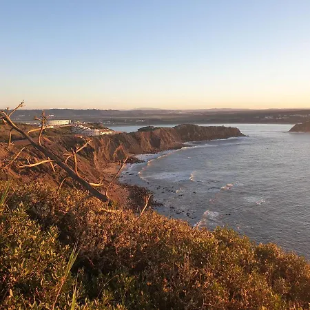 Sondela Self Catering Domek alpejski São Martinho do Porto