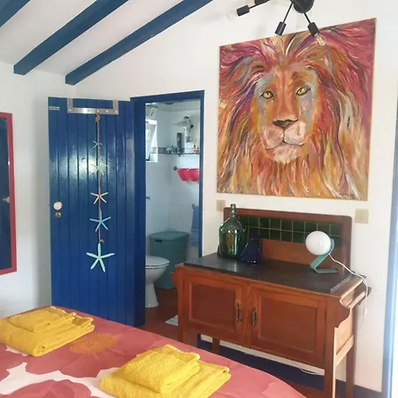 Sondela Self Catering Domek alpejski São Martinho do Porto