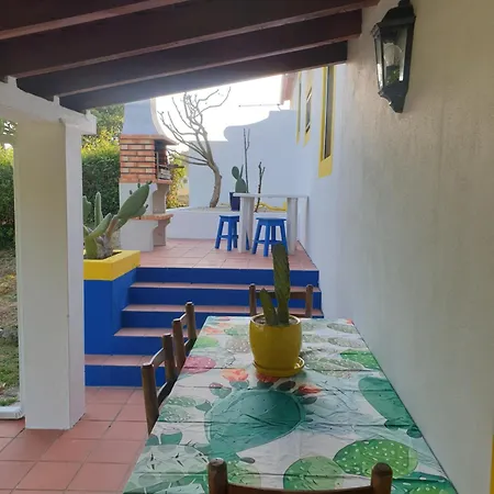 Sondela Self Catering Domek alpejski São Martinho do Porto